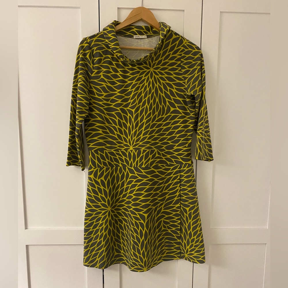 Lavand Women A-Line Long-Sleeved Tunic Dress in Grey Yellow Pattern – Size Large